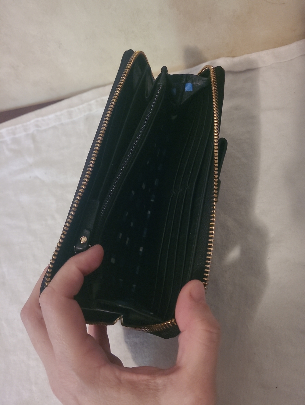 Kate Spade New York Black Leather Zip Around Wallet Wristlet Stripe Lining - Picture 6 of 7